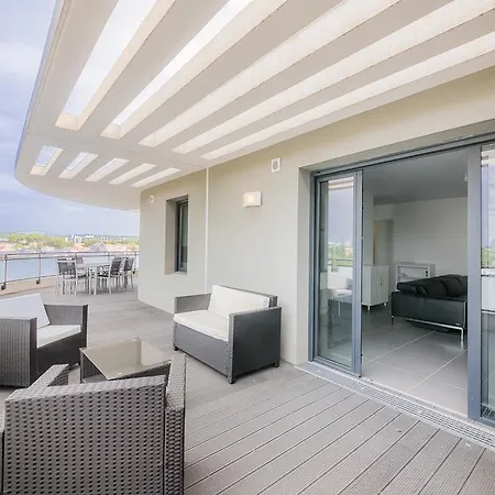 Le 180° Apartment